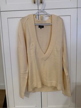 NUX Cream Deep V-Neck Sweater